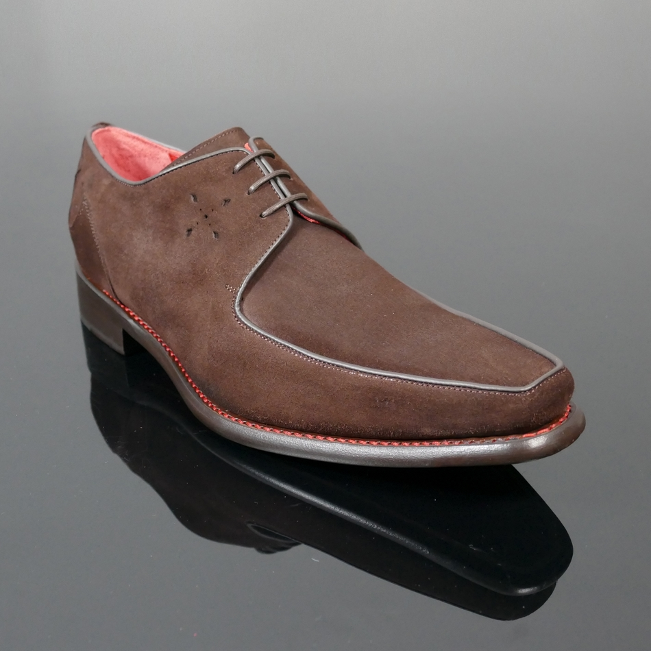 Melly 'Carrington' - Apron front lace up shoe