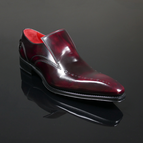 Moon 'Kit' - Diamond punch Slip on