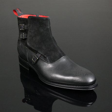 Page 'Magik' - Buckle detail zip boot
